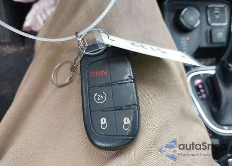 2021 Jeep Compass Altitude 4X4 z USA, uszkodzony, nr VIN 3C4NJDBB2MT573130